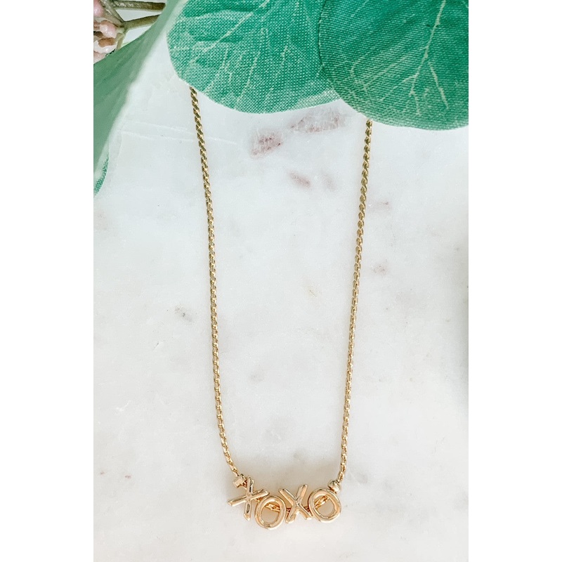 XOXO Dainty Necklace Gold