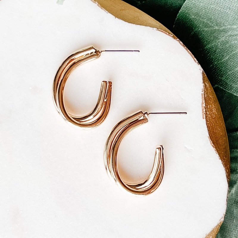 Twist Oval Hoop Earrings Gold