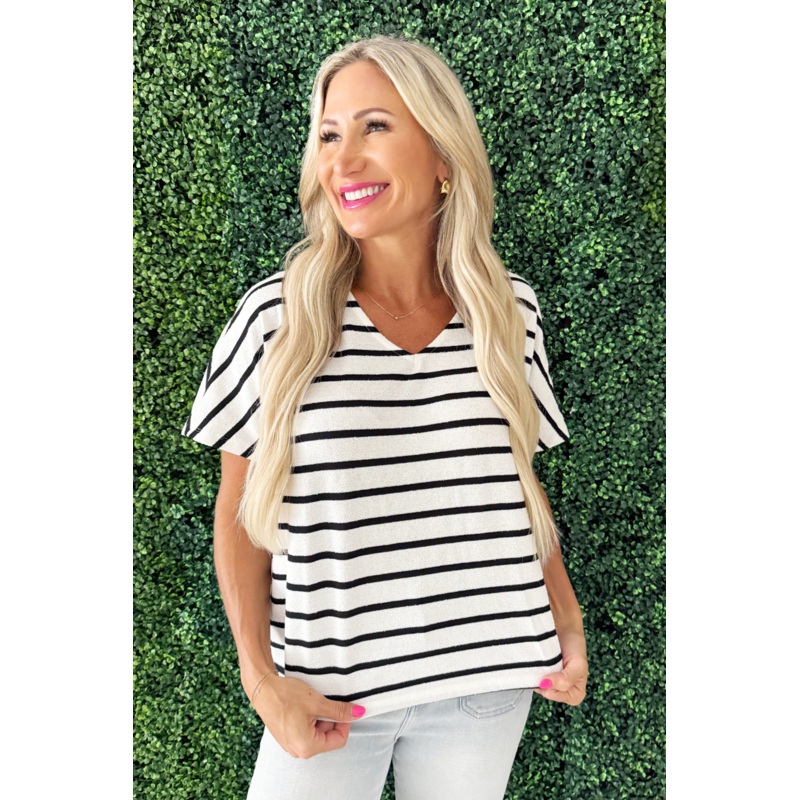 Striped Boxy V-Neck Knit Top Small White/Black