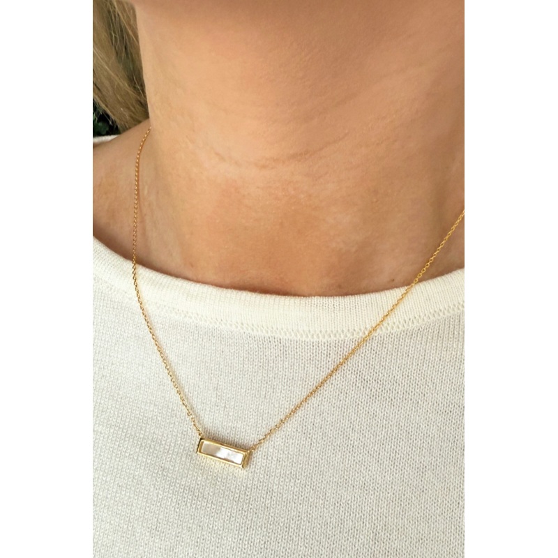 Horizontal Pendant Necklace Gold