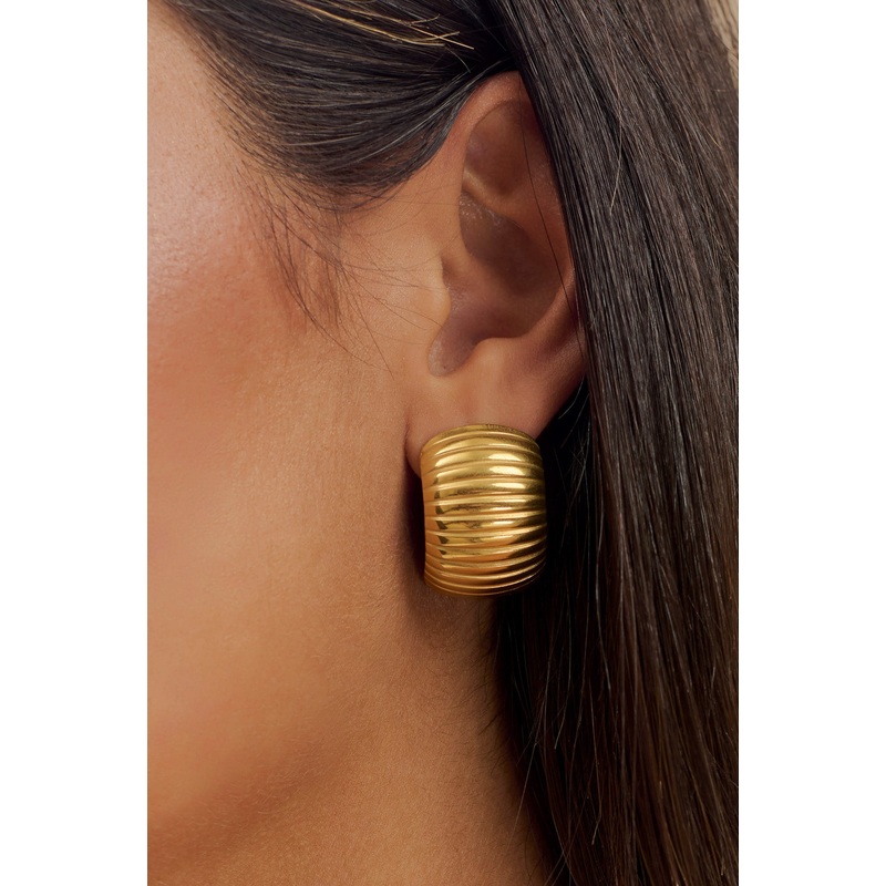 Amelia Textured Hoop – Gold One Size