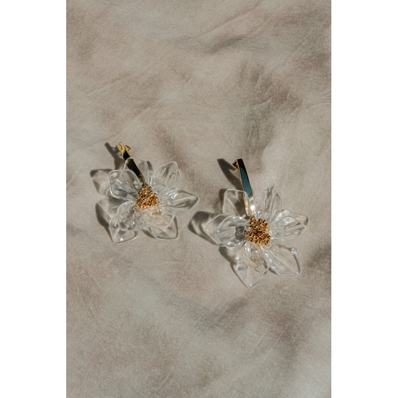 Naomi Acrylic Flower Earring – Gold One Size