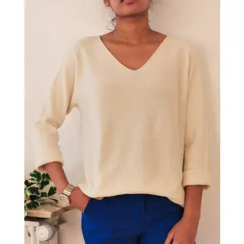 Italian V-Neck Soft Sweater Beige One Size