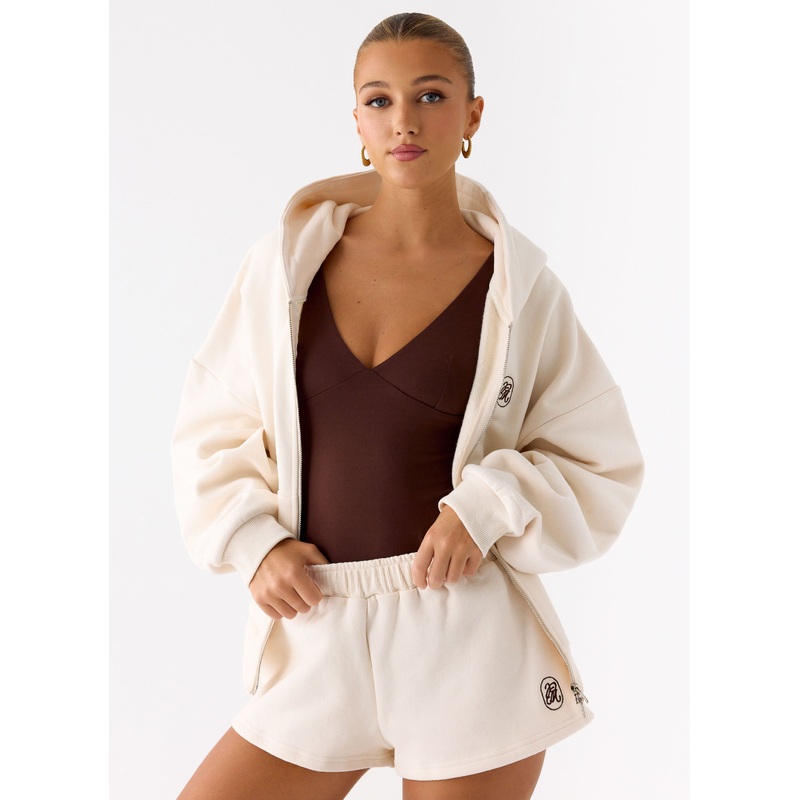 Signature Low Rise Sweatshorts – Cream Cream XS