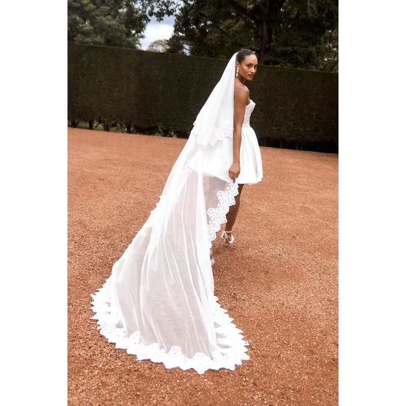 Paulette Lace Trim Veil – White One Size