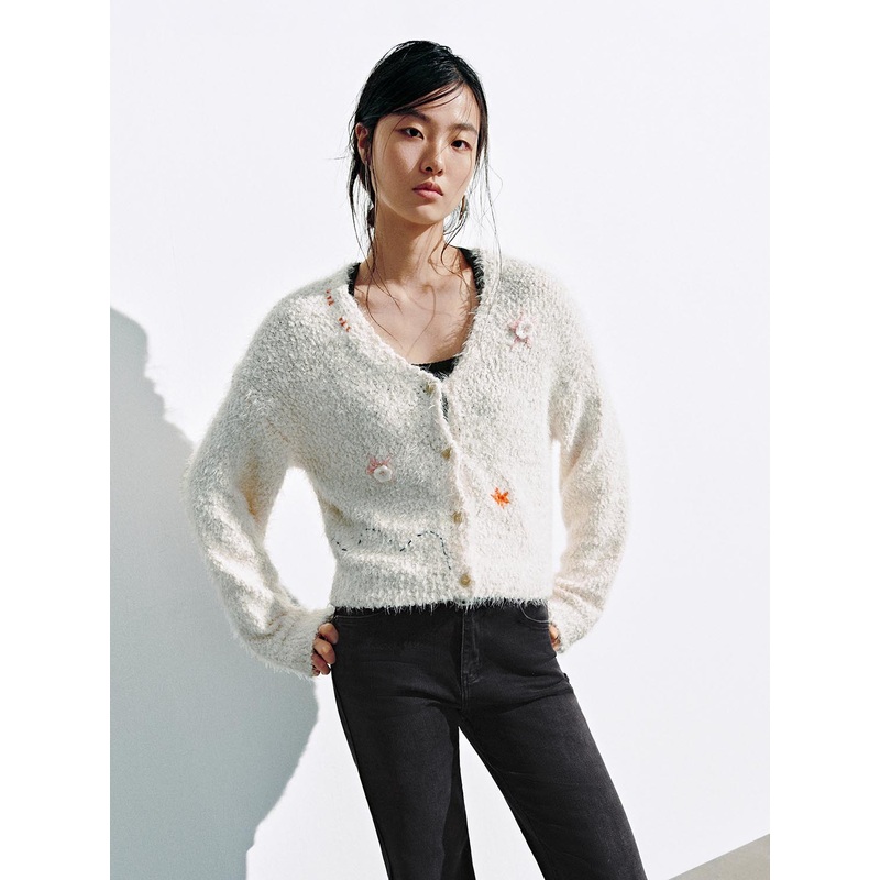 Embroidered V-Neck Knitted Cardigans White XS